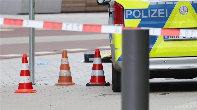 Polizei schießt in Düsseldorfer Zentrum auf Mann mit Waffe Der Mann kam ins Krankenhaus.