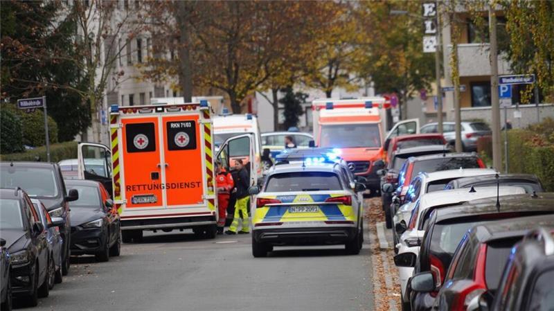 Mann stirbt nach Schuss aus Polizeiwaffe Der Mann sei noch vor Ort gestorben.
