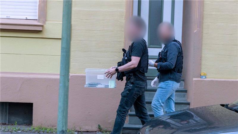 Der Mann steht im Verdacht, Geld für einen islamistischen Terroranschlag gesammelt zu haben. 
