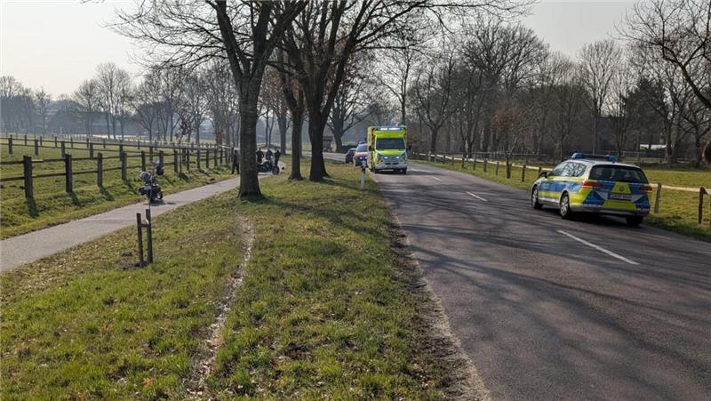 Der Mann verlor auf der Kreisstraße 60 in einer Rechtskurve die Kontrolle über seine Maschine.