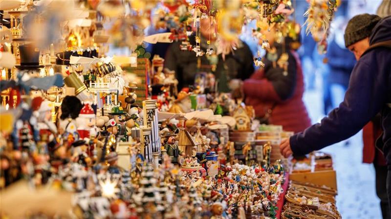 Nürnberger Christkindlesmarkt ist eröffnet Der Markt gehört zu den ältesten Weihnachtsmärkten Deutschlands.