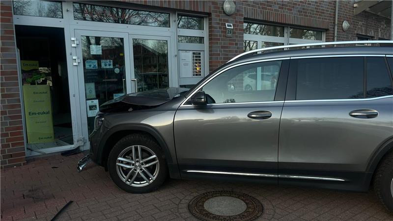 Der Mercedes alarmierte den Apotheker.