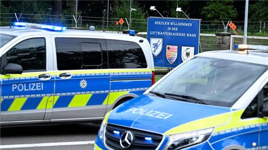 Der Militärflugplatz Köln-Wahn wurde wegen der Ermittlungen abgesperrt. 