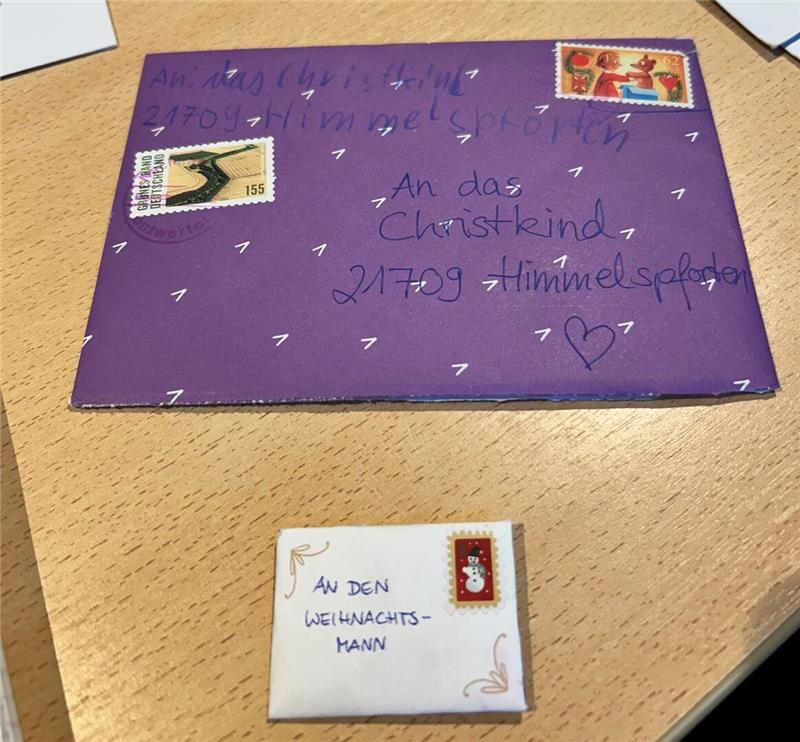 Der Mini-Brief im Vergleich zum üblichen Umschlag. Er enthält einen bescheidenen, aber dennoch großen Wunsch.