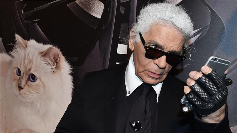 Der Modedesigner Karl Lagerfeld (hier im Jahr 2015) liebte Kommunikation, aber verschwieg auch Sachen, wenn er das besser fand. (Archivbild)