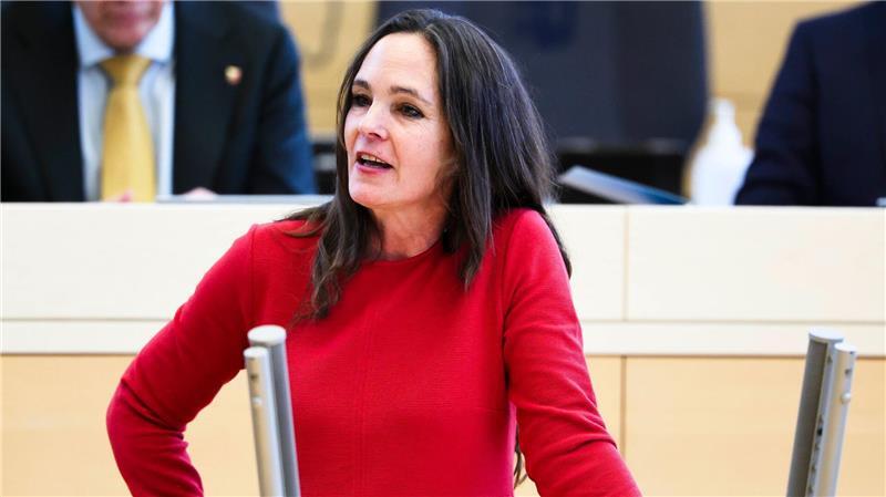 Nachtragshaushalt bringt mehr Lehrer und Geld für Ganztag Der Nachtragshaushalt ist laut der FDP-Abgeordneten Annabell Krämer kein Beweis für verantwortungsvolle Finanzpolitik. (Archivbild)