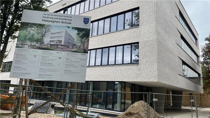 Der Neubau an der Halepaghen-Schule in Buxtehude sollte in den Herbstferien bezogen werden. Das wurde kurzfristig abgesagt.