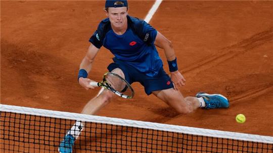 Der Niederländer Jesper de Jong trifft auf Olympiasieger und Titelverteidiger Alexander Zverev (Archivbild).