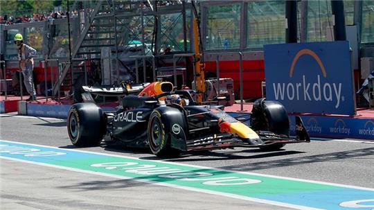 Der Niederländer Max Verstappen holt sich auch in Imola die Pole.