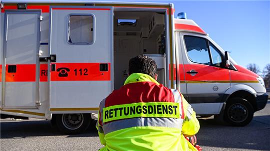 Der Notruf 112 ist nicht in jeder Situation die richtige Wahl. Sind möglicherweise Leben in Gefahr, sollte man aber keine Scheu haben, einen Notruf abzusetzen. Foto: Jens Kalaene/dpa