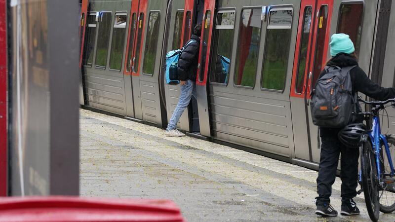Fahrgastzahlen in Hamburg steigen – Rekord bei Bussen Der ÖPNV in Hamburg verzeichnet steigende Fahrgastzahlen.