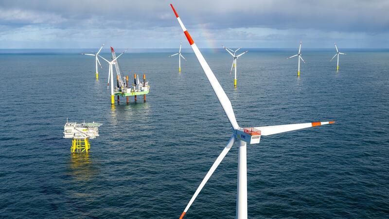 Arbeiten in Windparks: IG Metall fordert einheitliche Regeln Der Offshore-Windpark Riffgat rund 15 Kilometer nördlich der Insel Borkum.