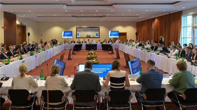 Länder dringen auf schnellere Sperrung von Fake-Shops Der Online-Handel und Fake-Shops waren zentrale Themen der Verbraucherschutzminister-Konferenz in Potsdam.