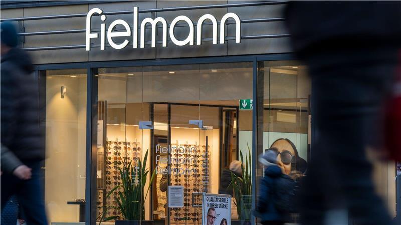 Fielmann setzt Wachstumskurs fort Der Optiker-Konzern Fielmann hat im ersten Quartal den Umsatz nach eigenen Angaben um 13 Prozent auf 603 Millionen Euro gesteigert.