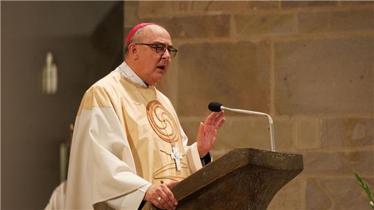 Der Osnabrücker Bischof Dominicus Meier spricht den Christinnen und Christen zu Ostern Mut zu. (Archivbild)