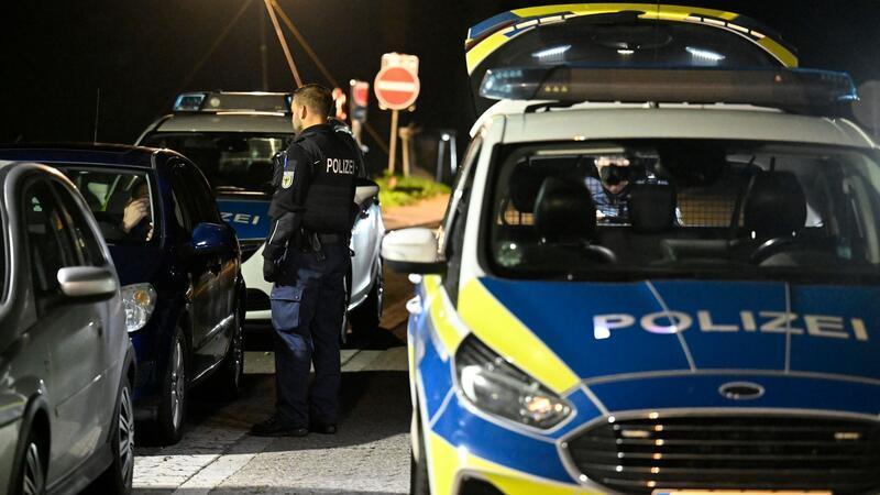 Deutschland weitet Kontrollen an Grenzen aus Der Pendler- und Reiseverkehr soll möglichst wenig beeinträchtigt werden.