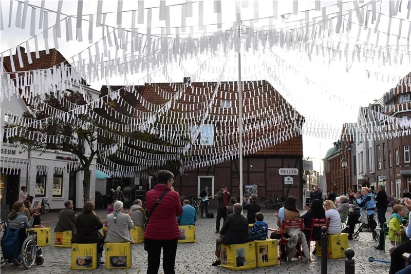 Der Petri-Platz als Kulturort unter freiem Himmel mit wöchentlichen Straßenkunst-Events wird gut angenommen. Foto: Weselmann