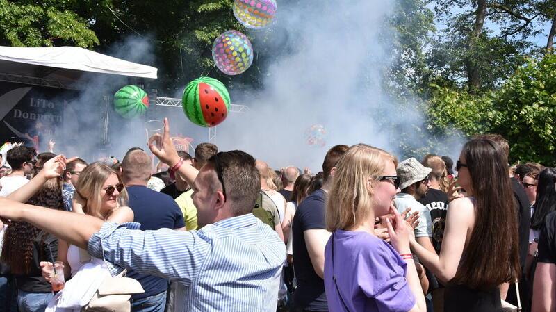 Streit um Pfingst-Party: Im Kreis Cuxhaven brodelt es gewaltig Der Pfingstfrühtanz in Steinau feiert 50. Geburtstag. Aber gerade im Jubiläumsjahr wird die Kultveranstaltung von einigen Streitigkeiten hinter den Kulissen begleitet.