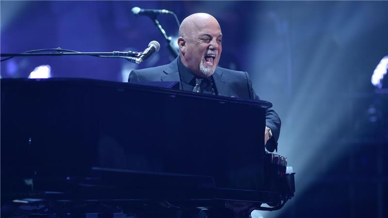 Der „Piano Man“ Billy Joel muss seine laufende Tournee aus gesundheitlichen Gründen unterbrechen (Archivfoto)