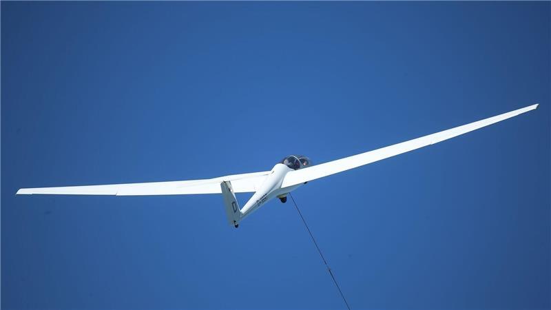Der Pilot starb noch an der Unglücksstelle. (Symbobild)