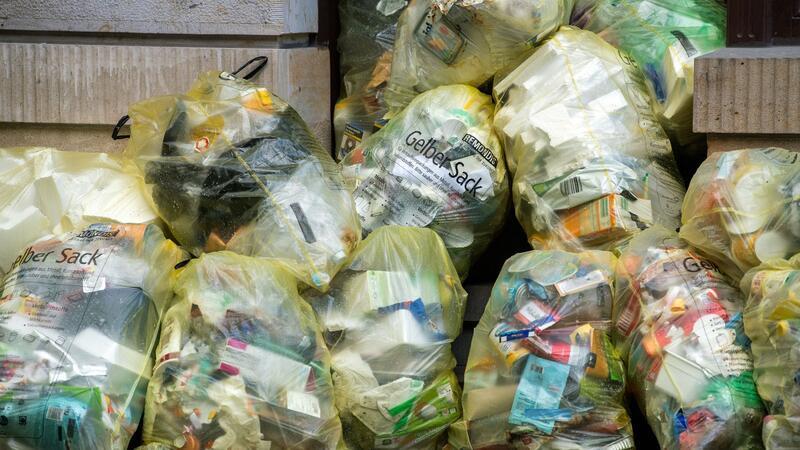 EU-Parlamentsausschuss: strengere Regeln für Verpackungsmüll Der Plan der EU die Regeln von Verpackungen zu verschärfen, stößt bei der Verpackungsindustrie auf Kritik.