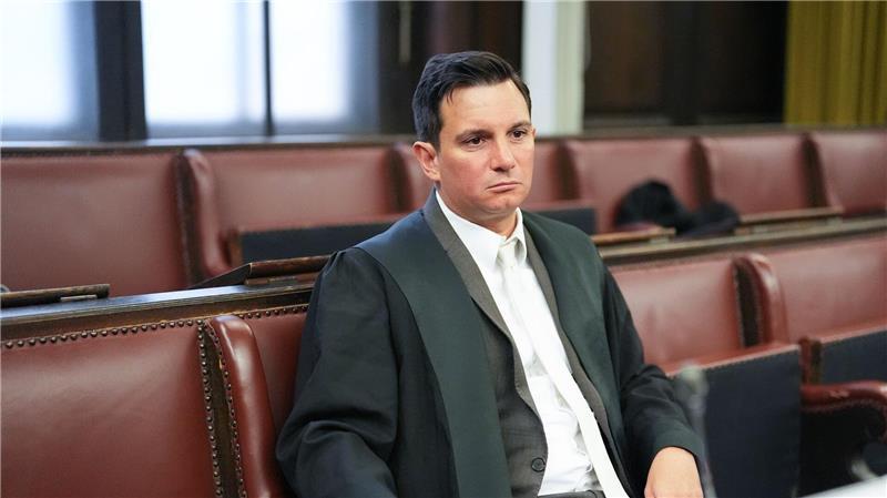 Der Platz neben dem Nebenklagevertreter Philip von der Meden blieb am 33. Prozesstag leer.