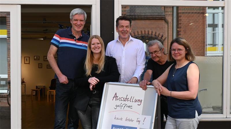 Der Pop-up-Store Stade ist Geschichte: Organisiert wurde das Projekt unter anderem von Torsten Kramer und Christine Plath. Die letzten Künstler im Store waren Bolko Lange, Jens Ahrens und Helen Krebs.