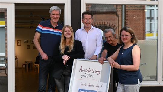 Der Pop-up-Store Stade ist Geschichte: Organisiert wurde das Projekt unter anderem von Torsten Kramer und Christine Plath. Die letzten Künstler im Store waren Bolko Lange, Jens Ahrens und Helen Krebs.
