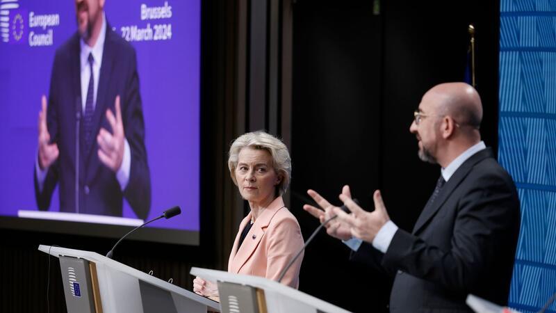 EU: Mehr Druck auf Israel und mehr Hilfe für die Ukraine Der Präsident des Europäischen Rates, Charles Michel (r), und die Präsidentin der Europäischen Kommission, Ursula von der Leyen: Angesichts der dramatischen Notlage im Gazastreifen fordern die EU-Staaten eine sofortige Feuerpause.