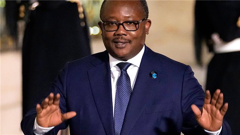 Der Präsident wurde festgehalten. 