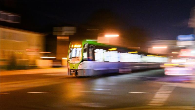 Der Preis fürs Deutschlandticket steigt. (Archivbild)