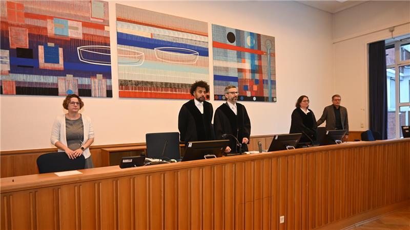 Der Prozess am Landgericht Stade fand unter dem Vorsitz von Richter Marc-Sebastian Hase (Mitte) statt.