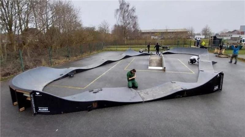 Jugendliche mischen Horneburger Politik mächtig auf Der Pumptrack hinter dem Jugendzentrum war das Herzensprojekt des Jugendbeirats.