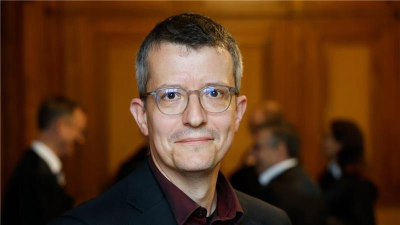 Unklarheit über Zuständigkeit für Facebook-Sammelklage Der Referent der Verbraucherzentrale, Henning Fischer, spricht anlässlich der Klage von juristischem Neuland.