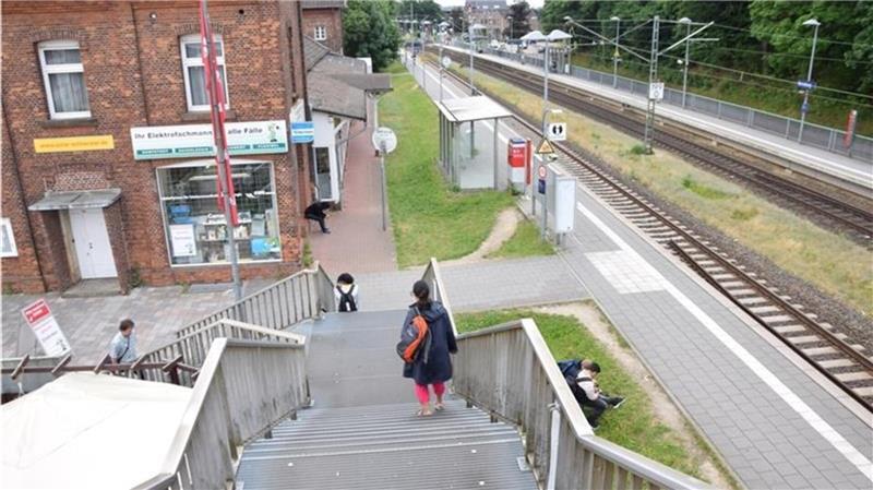 Der Regionalzug von Start Unterlebe wurde im Bahnhof Horneburg gestoppt. (Archivbild)