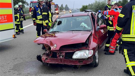 Der Renault Megane ist nach diesem Unfall nicht mehr fahrbereit.