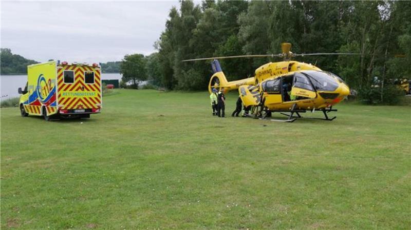 Der Rettungshubschrauber landete am Kreidesee.