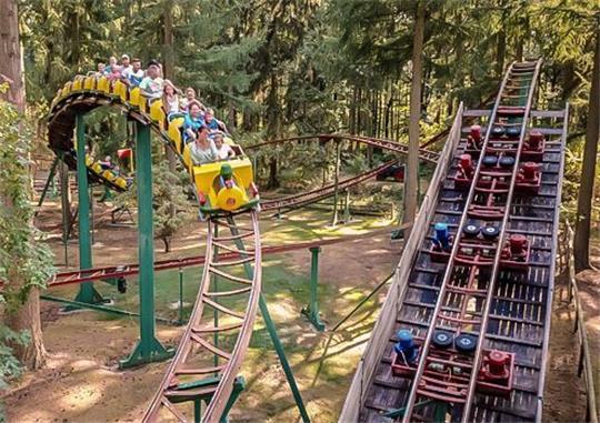Der „RitterRost Magic Park“ in Verden punktet bei Familien vor allem durch sein vielfältiges Angebot, welches nicht nur aus Achterbahnen besteht. Foto: RitterRost Magic Park