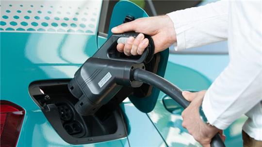 Der Rückgang der Preise für Elektroautos wird für Leasing-Kunden zunehmend zum Problem.