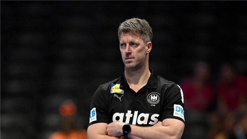 Keine Final-Touristinnen: DHB-Frauen planen für den WM-Titel Der Ruhepol im WM-Trubel: Bundestrainer Markus Gaugisch.