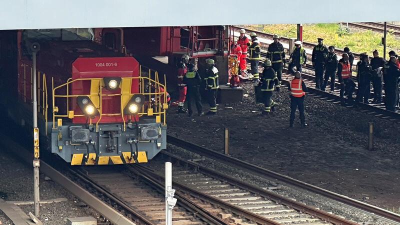 Der S-Bahnverkehr rund um den Hamburger Hauptbahnhof ist auch am Samstag weiter eingeschränkt.