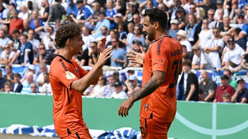 Paderborn erreicht beim Bremer SV souverän 2. Pokalrunde Der SC Paderborn erreicht souverän die 2. Runde des DFB-Pokals.