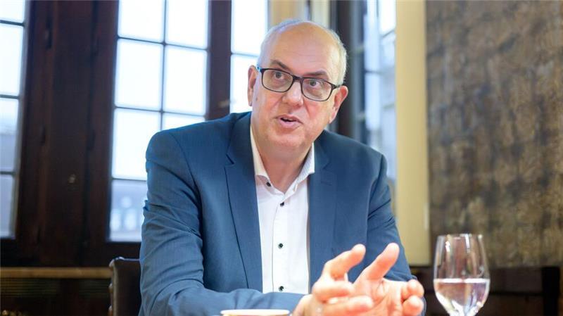 Investitionen und Handel - Bovenschultes Pläne für 2025 Der SPD-Politiker sieht den Bund und die Unternehmen in der Pflicht.