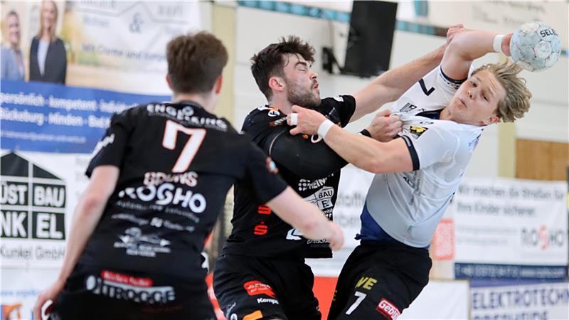 Der SV Beckdorf führt gegen Schaumburg schon mit neun Toren. Aber in der Schlussphase kommt der Einbruch.