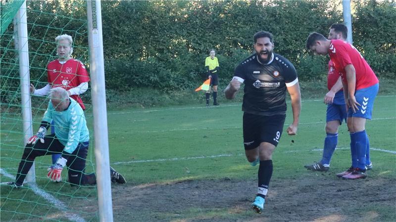 BSV feiert vor besonderer Kulisse - Bald nur noch drei Kreisklassen? Der SV Ottensen verspielte eine 3:0-Führung gegen Wiepenkathen.