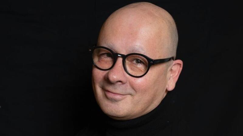 Der Sänger Andreas Schmidt tritt mit seinem Programm „Auf ein Wort mit Udo“ in der Seminarturnhalle auf.