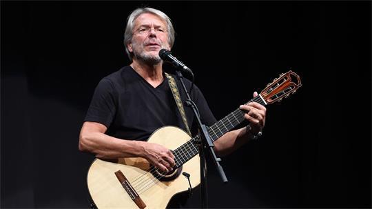 Der Sänger Reinhard Mey hat nun sein 30. Studioalbum veröffentlicht. (Archivbild)