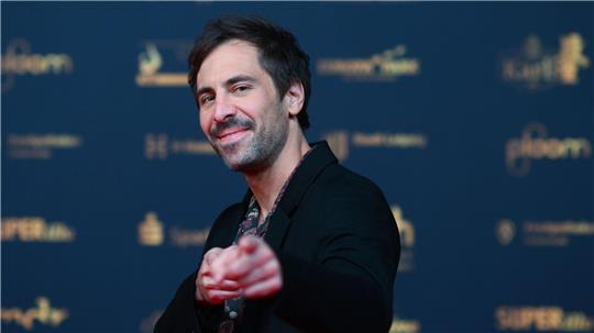 Der Sänger hat sich beim Kuhstreicheln einen Finger gebrochen. (Archivbild)