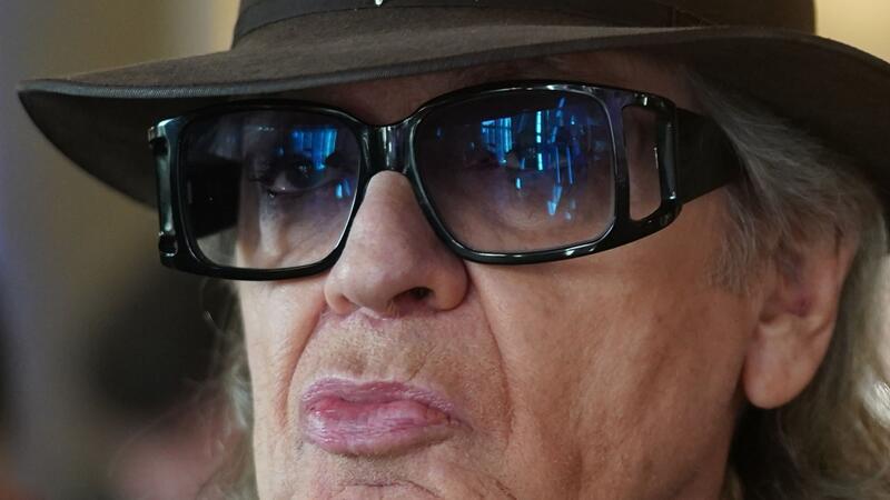 Udo Lindenberg zu Sylt: Menschenverachtung nicht Trend Der Sänger und Musiker Udo Lindenberg steht während der Gold-Auszeichnung für das Album „Udopium“ im Brahms-Foyer in der Laeiszhalle.