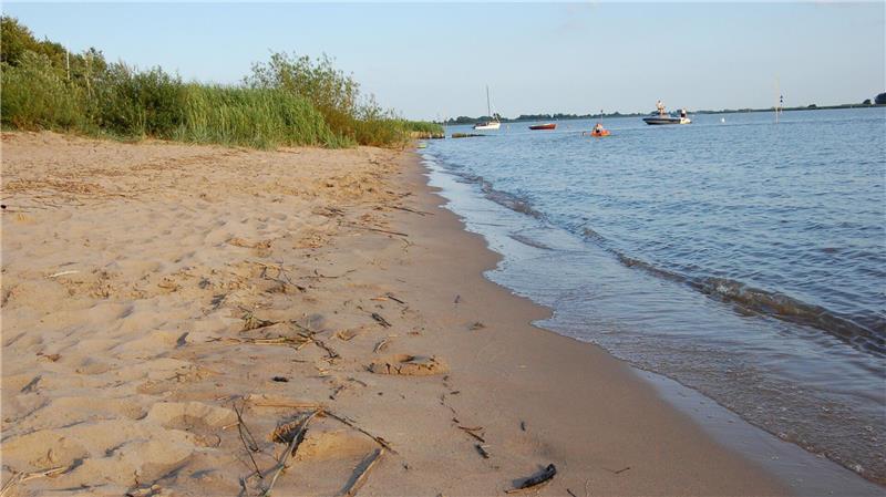 Der Sandstedter Campingplatz bietet viel Natur und einen Sandstrand vor der Haustür. Mit diesen Vorteilen wollen die Betreiber noch gezielter werben. Foto: Archiv